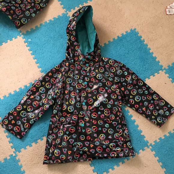 Raincoat. Very thick and great quality. - 6/6X - Picture 1 of 3